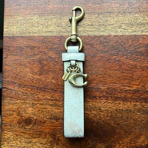 Coach horse and carriage keychain bag charm